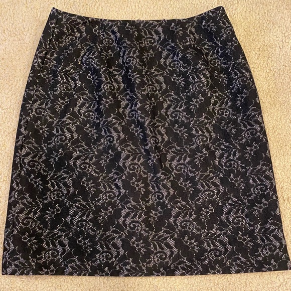 Harold’s black cream floral pattern lace skirt size 0 - Picture 1 of 10